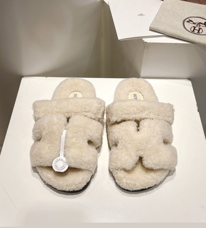 H**mes slippers